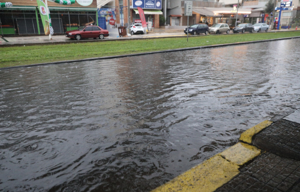 Κακοκαιρία Elena: 40 κλήσεις για άντληση υδάτων στην Αττική - Πού έχει προβλήματα στη χώρα