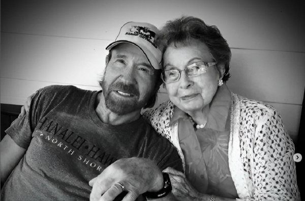 Πέθανε η μητέρα του Τσακ Νόρις σε ηλικία 103 ετών