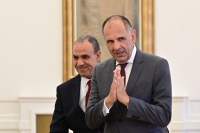 Ο Γιώργος Γεραπετρίτης απαντάει στους επικριτές του για την εξωτερική πολιτική