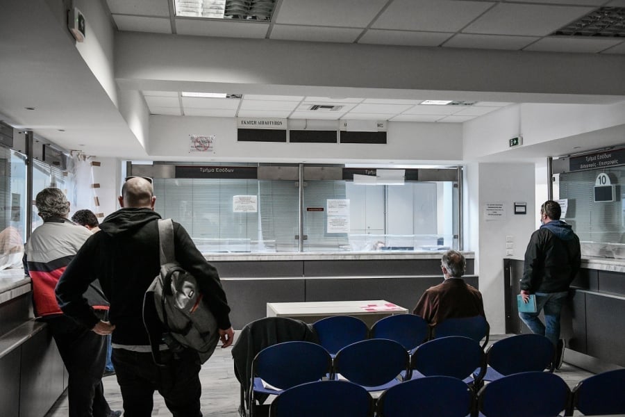 Πότε θεωρείται ότι μεταφέρθηκε πραγματικά η φορολογική κατοικία του φορολογούμενου εκτός Ελλάδος