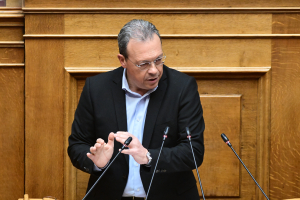 ΣΥΡΙΖΑ: «Λαλούν πολλοί κοκόροι» - «Αρρυθμίες» με το «καλημέρα» στην Κουμουνδούρου