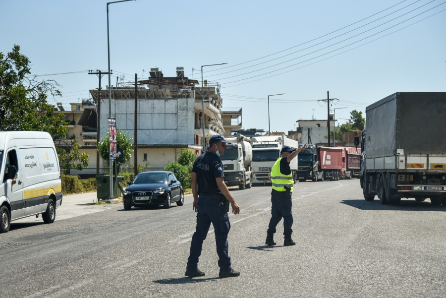 Έκλεισαν Ιόνια και παλιά Εθνική, χάος στους δρόμους