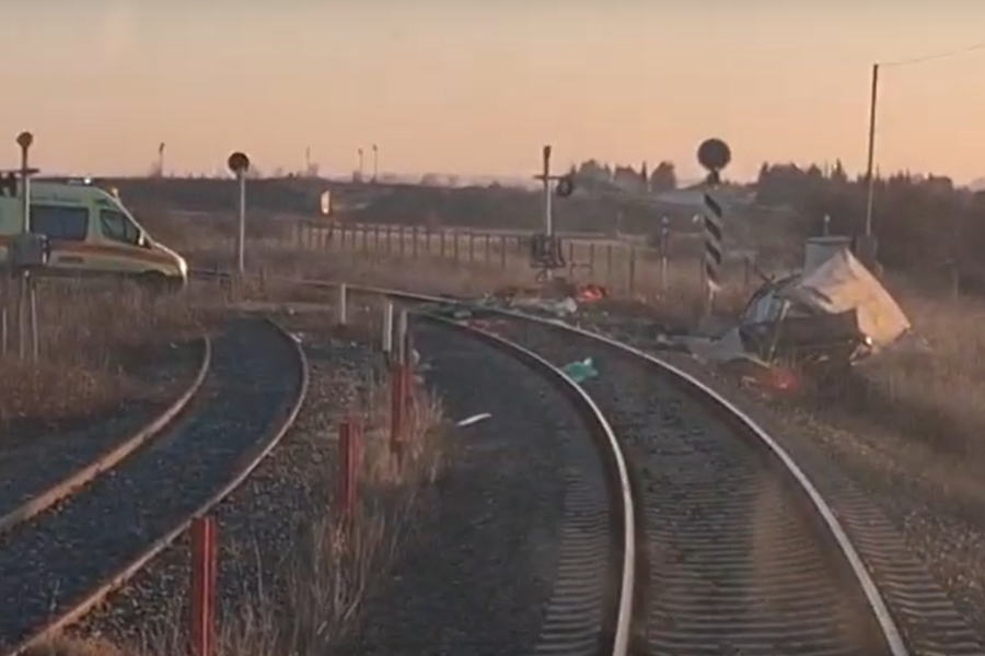 Κιλκίς: Επιβατικό τρένο παρέσυρε αυτοκίνητο (βίντεο)