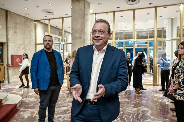 Οι Belharra δυσκολεύουν τη συνεργασία ΣΥΡΙΖΑ – Νέας Αριστεράς