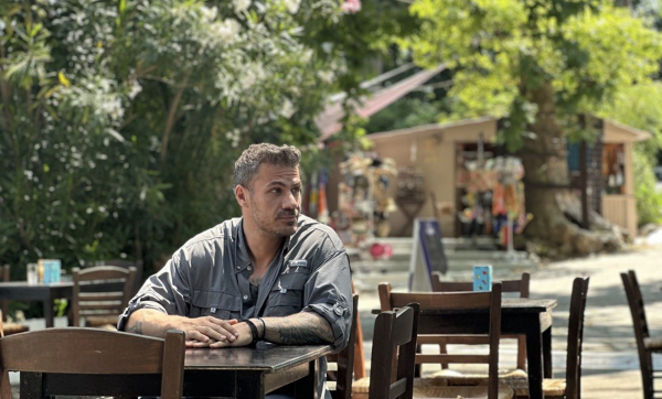 «Akis’ Food Tour»: Ο Άκης Πετρετζίκης ταξιδεύει στη Σαμοθράκη