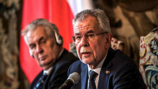 Αλεξάντερ Βαν ντερ Μπέλεν για τις εκλογές: "Πολλά είναι πιθανά"