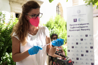 Θεσσαλονίκη: Επιστήμονες συνηγορούν υπέρ της ασφάλειας του εμβολιασμού εγκύων και παιδιών