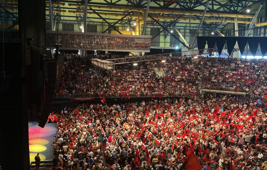 Οι Αλβανοί γέμισαν το κλειστό στο Γαλάτσι για τον Ράμα