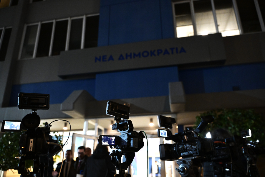 Ομόφυλα ζευγάρια: Έπεσε η αυλαία ενημέρωσης των βουλευτών της ΝΔ για το «καυτό» νομοσχέδιο