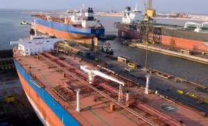 Financial Times: Απέναντι στο φάσμα της χρεοκοπίας ναυτιλιακές εταιρίες