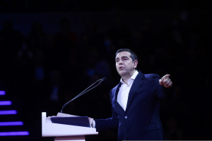 Γιατί η κυβέρνηση επιτίθεται στον Τσίπρα: Οι σκοπιμότητες, ο φόβος, η εμμονή