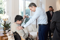 Συνάντηση Μητσοτάκη με μαθητή του Ειδικού Γυμνασίου-Λυκείου Αθηνών - Προτεραιότητα η ειδική αγωγή