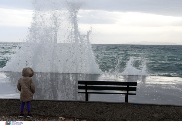 Καιρός: Σταθερά στους 24 βαθμούς η θερμοκρασία - Θυελλώδεις άνεμοι στα πελάγη