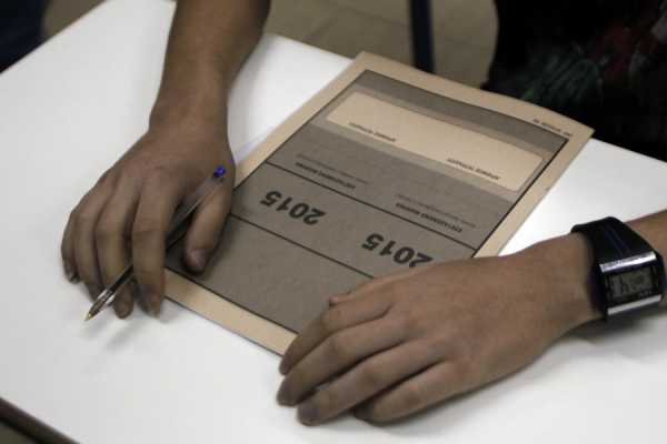 Πανελλήνιες 2015: Συνέχεια με λογοτεχνία βιολογία χημεία και διοίκηση επιχειρήσεων