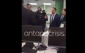 «Να πάει μέσα, αυτόφωρο»: Έξαλλος Άδωνις Γεωργιάδης, φωνάζει σε συλληφθέντα γιατρό