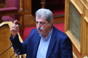 «Εξαρτημένοι οικονομικά από την κυβέρνηση Μητσοτάκη»: Η αιχμηρή ανάρτηση Πολάκη και η απάντηση Χριστοδουλάκη