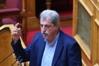 «Εξαρτημένοι οικονομικά από την κυβέρνηση Μητσοτάκη»: Η αιχμηρή ανάρτηση Πολάκη και η απάντηση Χριστοδουλάκη
