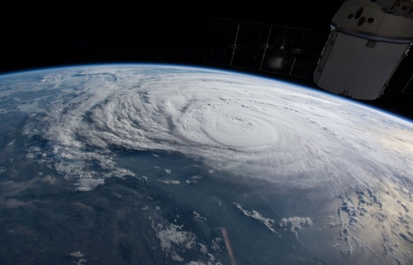 Μεγάλες καταστροφές στις πόλεις απ' όπου πέρασε ο τυφώνας Χάρβεϊ