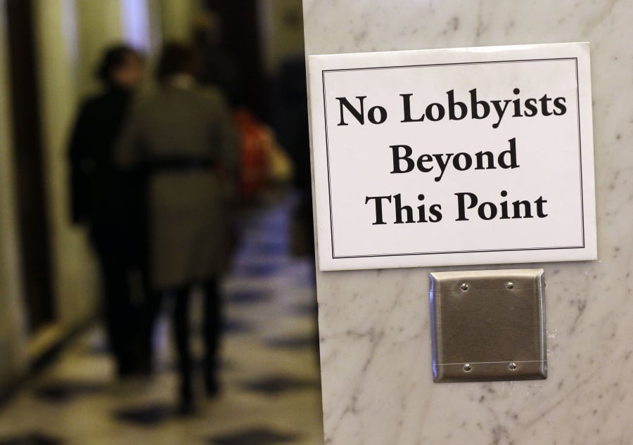 Ένας λομπίστας για κάθε Ευρωπαίο αξιωματούχο: Πώς κάνουν πολιτική στην ΕΕ τα λόμπι των πολυεθνικών