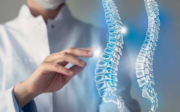 Αντιμετώπιση εφηβικής σκολίωσης με χειρουργική πλοήγηση