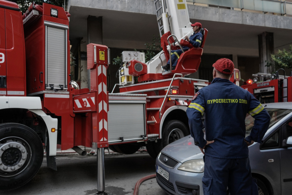 Φωτιά τώρα σε διαμέρισμα στο Κερατσίνι