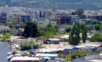 Άρχισε η κατεδάφιση των 12 κτισμάτων στον καταυλισμό Ρομά στο Χαλάνδρι