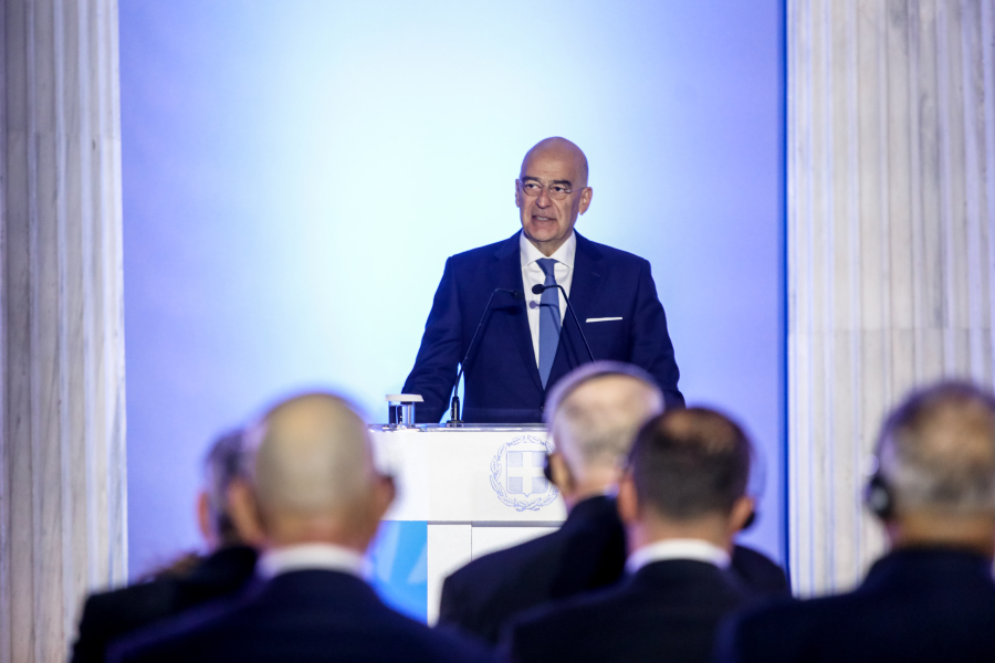 Στη Σερβία ο Δένδιας – Συνομιλίες με τον Πρόεδρο Βούτσιτς