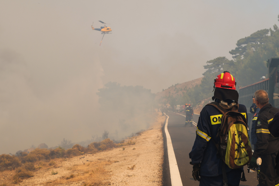 «Ρωτάγαμε αστυνομικούς τι να κάνουμε και μας έλεγαν &quot;ό,τι θέλετε&quot;» - «Μηδέν συντονισμός» ενώ καίγονταν χωριά στη Χίο