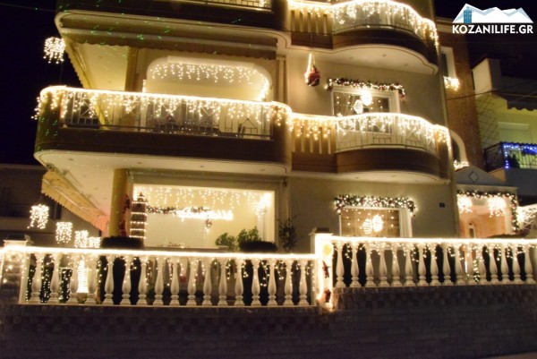 Στην Κοζάνη 'άναψε' το πιο φωτεινό χριστουγεννιάτικο σπίτι