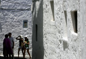 Σαφάρι από τους εφοριακούς στις μισθώσεις Airbnb - Άφαντη η εφαρμογή δήλωσης