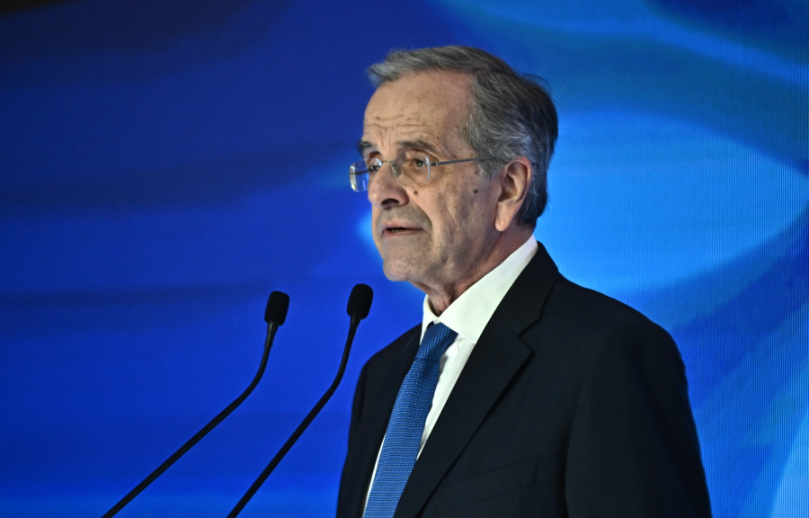 Διέγραψε τον Σαμαρά, υιοθετεί την πολιτική του!