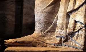 Τάφος Αμφίπολης αποκαλύφθηκαν ολόκληρες οι Καρυάτιδες