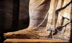 Τάφος Αμφίπολης αποκαλύφθηκαν ολόκληρες οι Καρυάτιδες