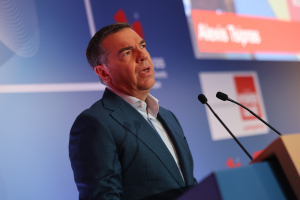 Τσίπρας με Έλληνες φοιτητές στο Παρίσι: Τελικά εγώ έλυσα απορίες και αποκόμισα περισσότερα