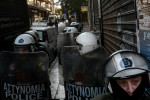 Γυαλιά καρφιά με μολότοφ και δακρυγόνα μετά την εκκένωση "κατάληψης'' - Τι βρήκε η ΕΛ.ΑΣ. σε κτίριο της ΑΣΟΕΕ -Δείτε ολόκληρη τη... γκαλερί (pics&amp;vid)