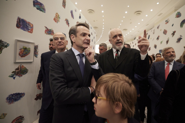 Μητσοτάκης: Γεύμα στον Έντι Ράμα αφού ξεναγήθηκε στους... «Αυτοσχεδιασμούς» του πρωθυπουργού της Αλβανίας