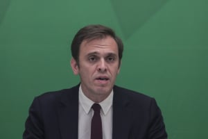 Μάντζος σε Μαρινάκη: Καμία «ισορροπία» απέναντι στη φρίκη