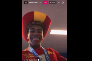 Γιαμάλ: Έκανε live στο Instagram από τα αποδυτήρια και έδειξε γυμνούς τους συμπαίκτες του