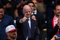 Τζιάνι Ινφαντίνο: Η UEFA φέρεται να κατέβαλε εξαψήφιο ποσό σε γυναίκα που συνδεόταν μαζί του - Τι απαντά η FIFA