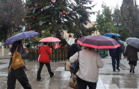 Καιρός: Πού βρέχει τώρα, δείτε live - Πώς κινείται η κακοκαιρία Elena, νέοι χάρτες