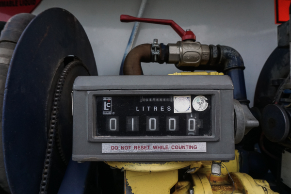 Πετρέλαιο θέρμανσης: «Τσίμπησε» η τιμή - Οι τιμές για σόμπες και ξύλα