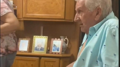 Αυτός είναι ο...«παππούς της χρονιάς»: Ανανέωσε περήφανος τις φωτογραφίες του τρανς εγγονού του (Βίντεο)
