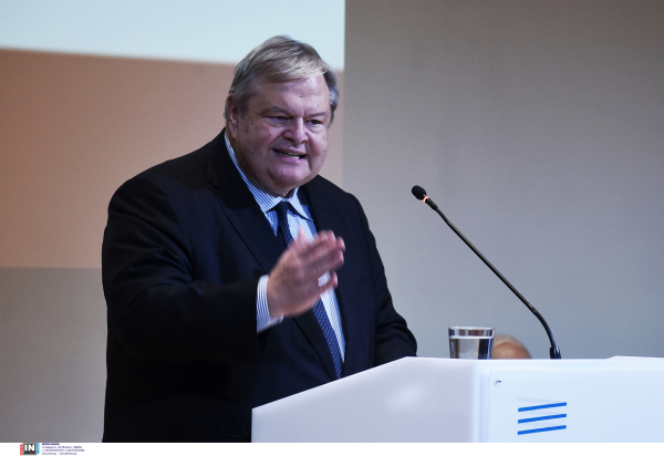 Πληθαίνουν οι φήμες για Βενιζέλο