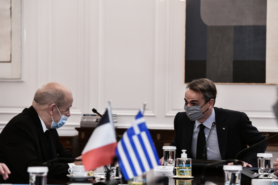 Μητσοτάκης-Λε Ντριάν στο Μαξίμου ενόψει της τετραμερούς για την ανατολική Μεσόγειο