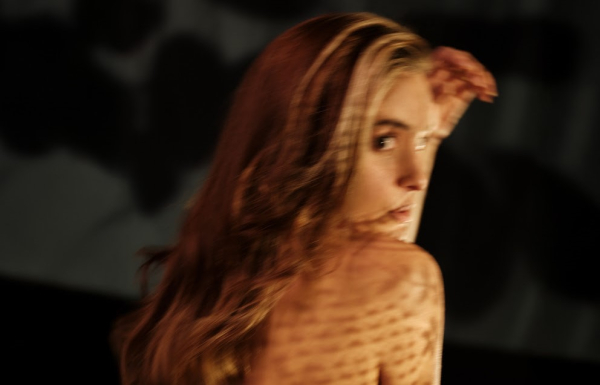 «Υπόστεγο»: Ακούστε το νέο single της Νατάσσας Μποφίλιου