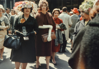 Όσοι μεγάλωσαν στα 60s και στα 70s δεν ήταν πιο ανθεκτικοί επειδή ήταν πιο δυνατοί, αλλά επειδή έμαθαν να καταστέλλουν τα συναισθήματά τους