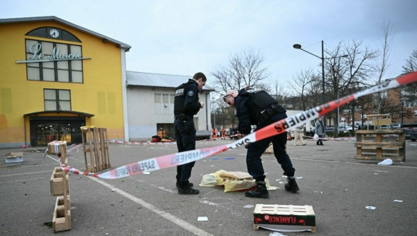 Επίθεση στη Γαλλία: «Πράξη τρομοκρατίας», «ισλαμιστική», λέει ο Μακρόν