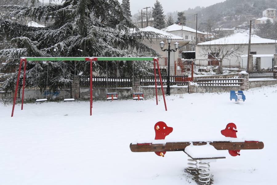 «Κλείδωσε» ο καιρός τα Χριστούγεννα: Νέα κακοκαιρία φέρνει χιόνια