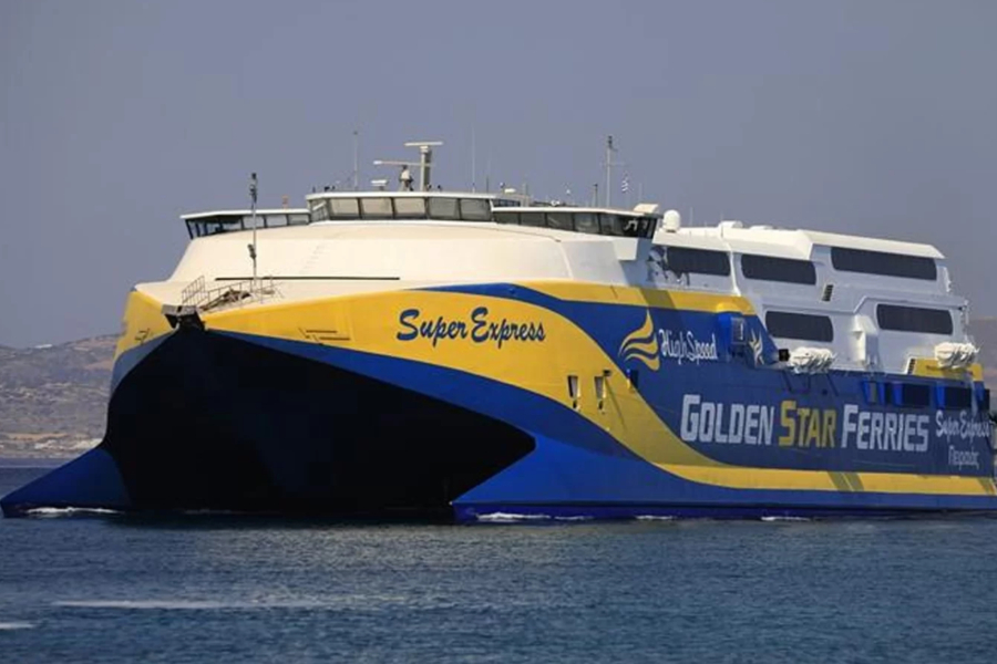 Μύκονος: Πλοίο προσέκρουσε σε ρυμουλκό και προβλήτα, απαγορεύτηκε ο απόπλους