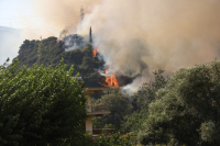 Οργισμένα σχόλια σε ανάρτηση του Φωτήλα για τη φωτιά στην Αχαΐα